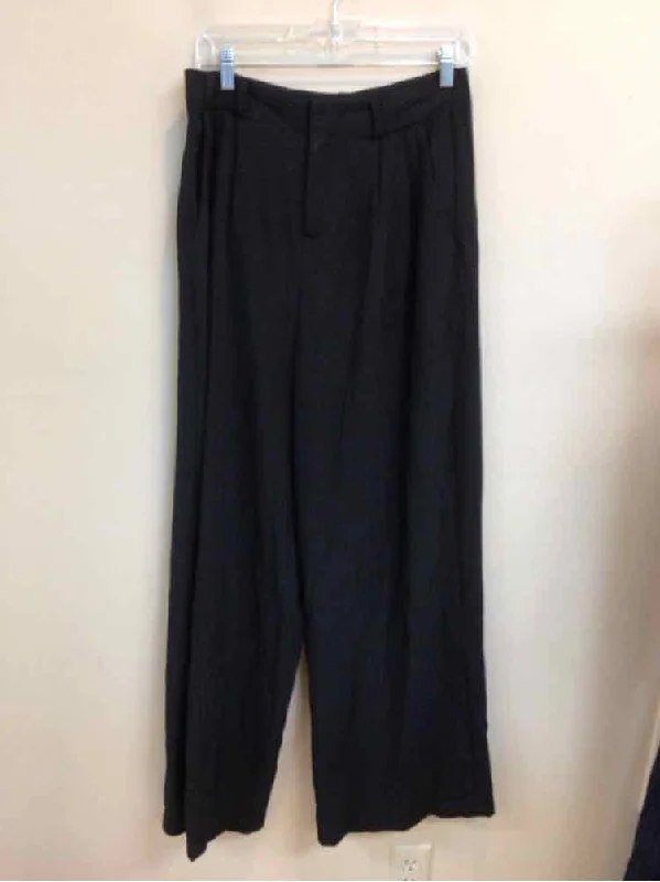 SIGNATURE STUDIO SIZE 10 Ladies PANTS