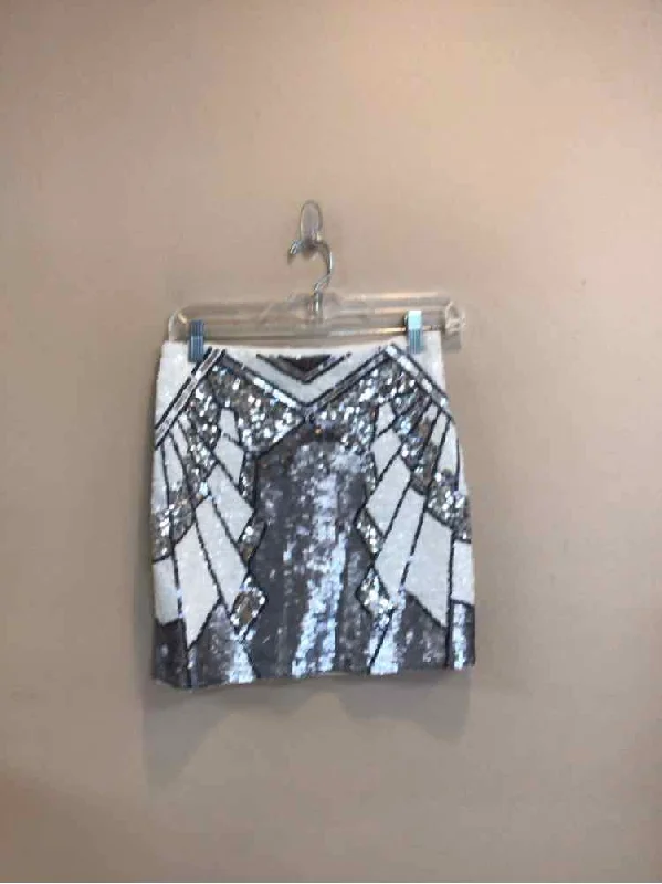 LULUS SIZE SMALL Ladies SKIRT